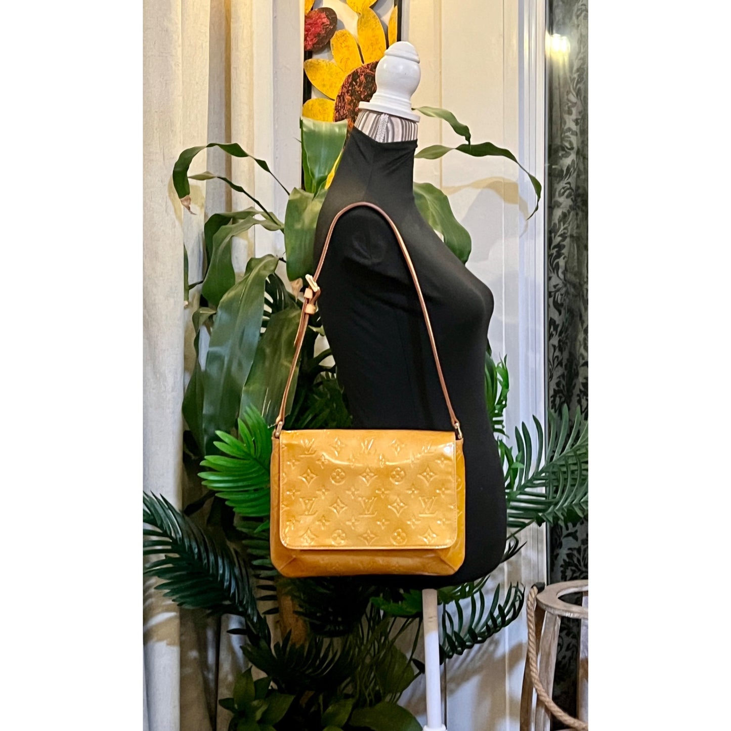 ✺ AUTHENTIC LOUIS VUITTON VERNISE THOMSPON STREET SHOULDER BAG ✺✺