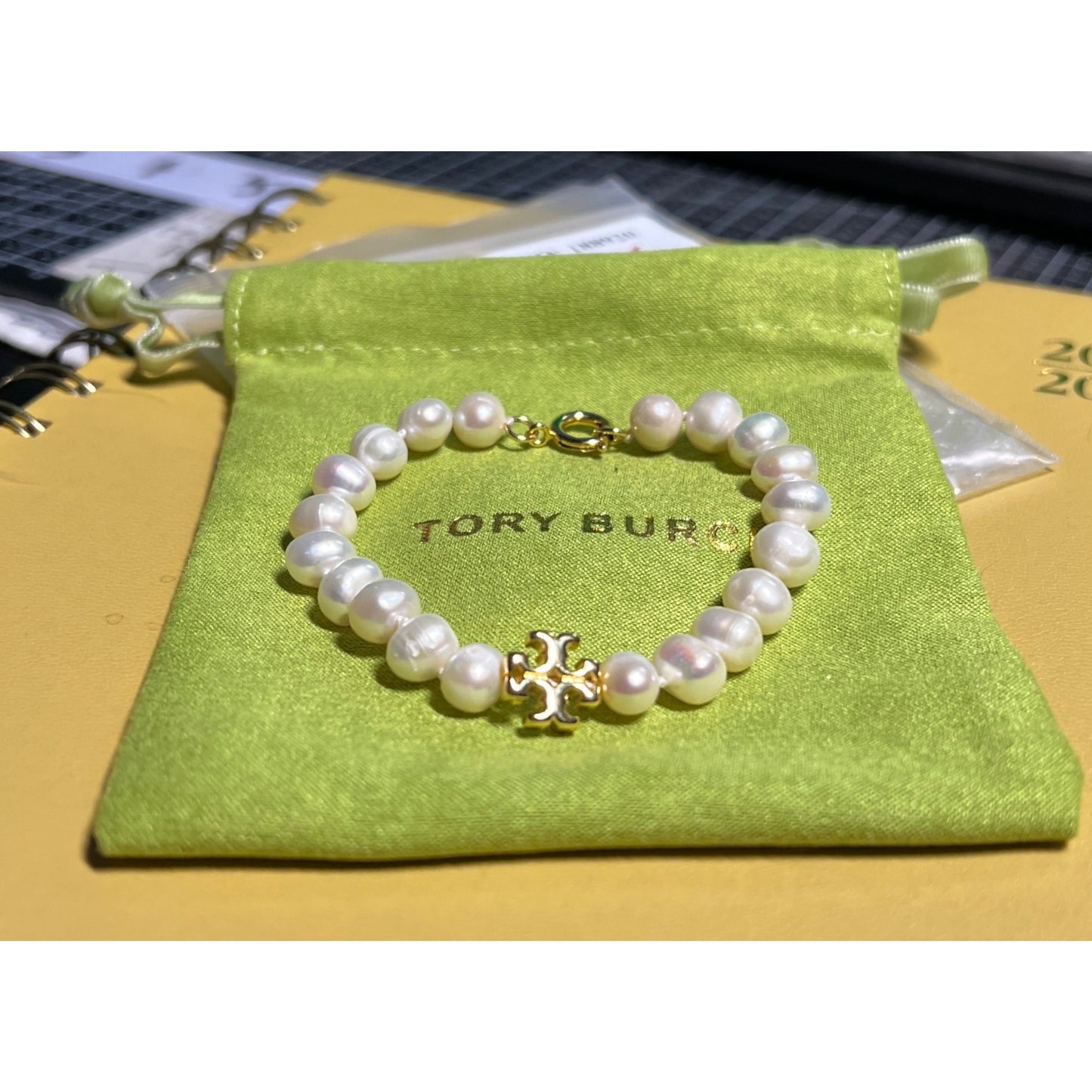 Tory Burch Pearl Bracelet With Gold Logo Charm & Clasp. 6282851