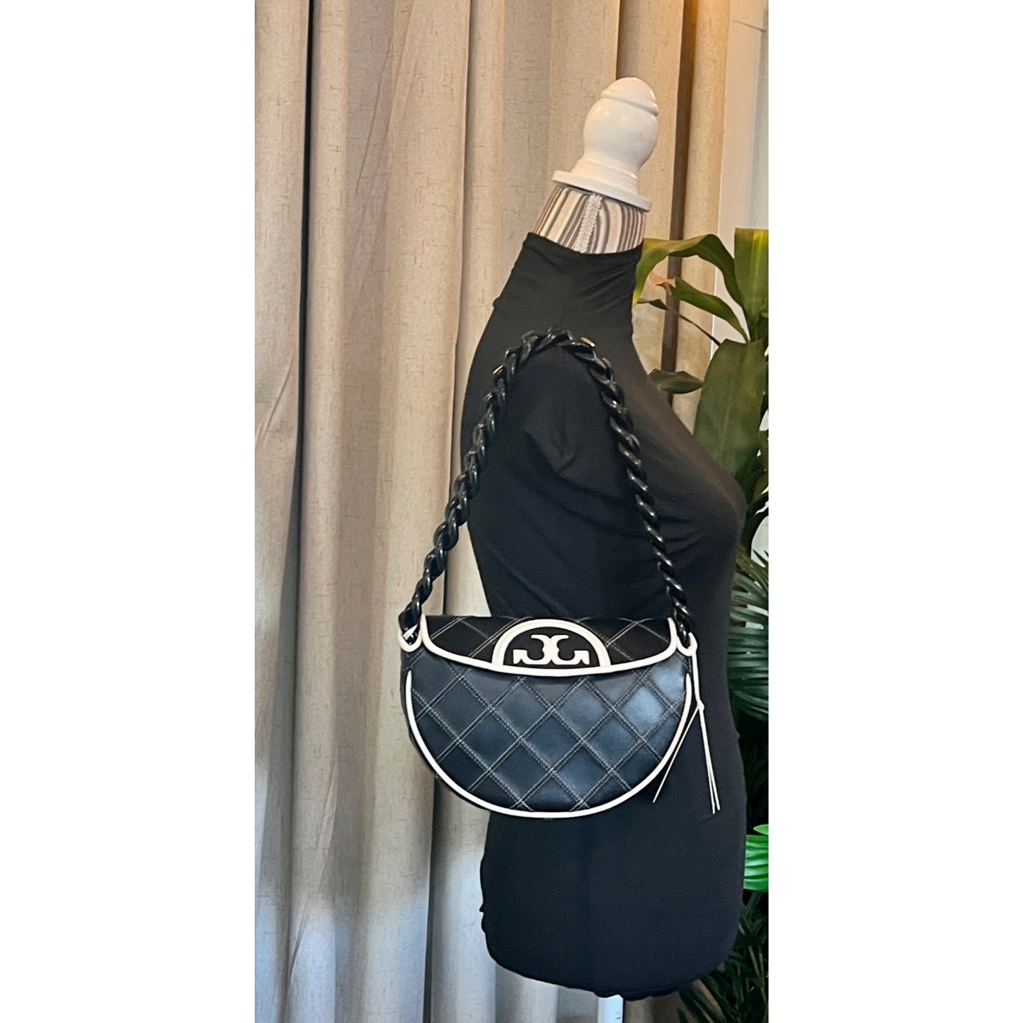 NEW!  Authentic Tory Burch Black and White 1/2 Moon Fleming Handbag