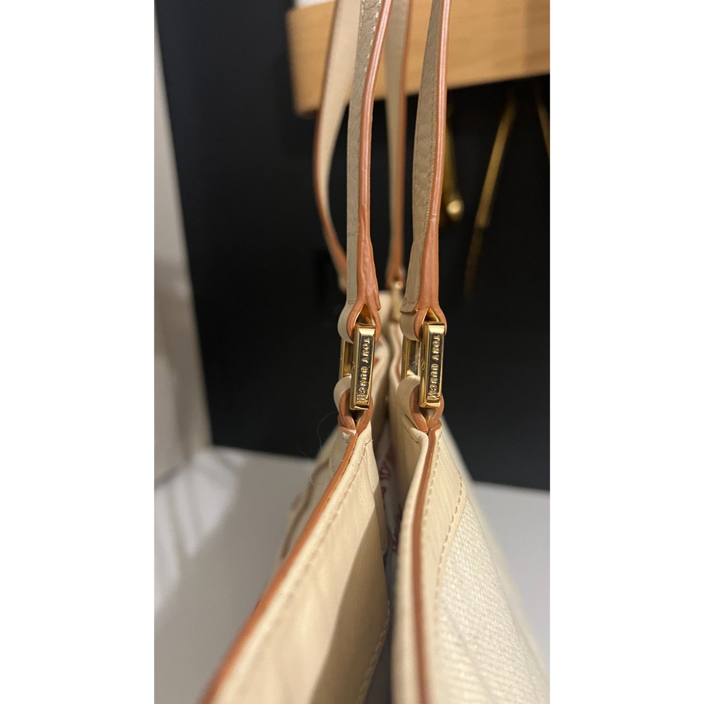 RARE!!!!  Authentic Tory Burch Large Winter White Holly Soulder Bag/Satchel