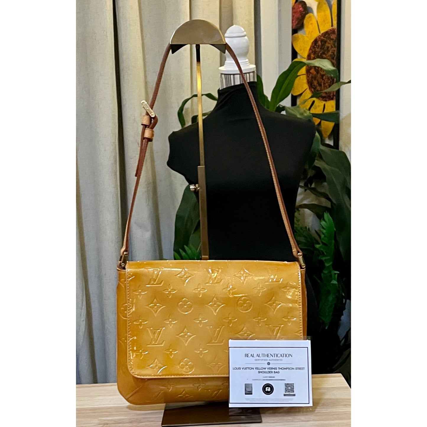 ✺ AUTHENTIC LOUIS VUITTON VERNISE THOMSPON STREET SHOULDER BAG ✺✺