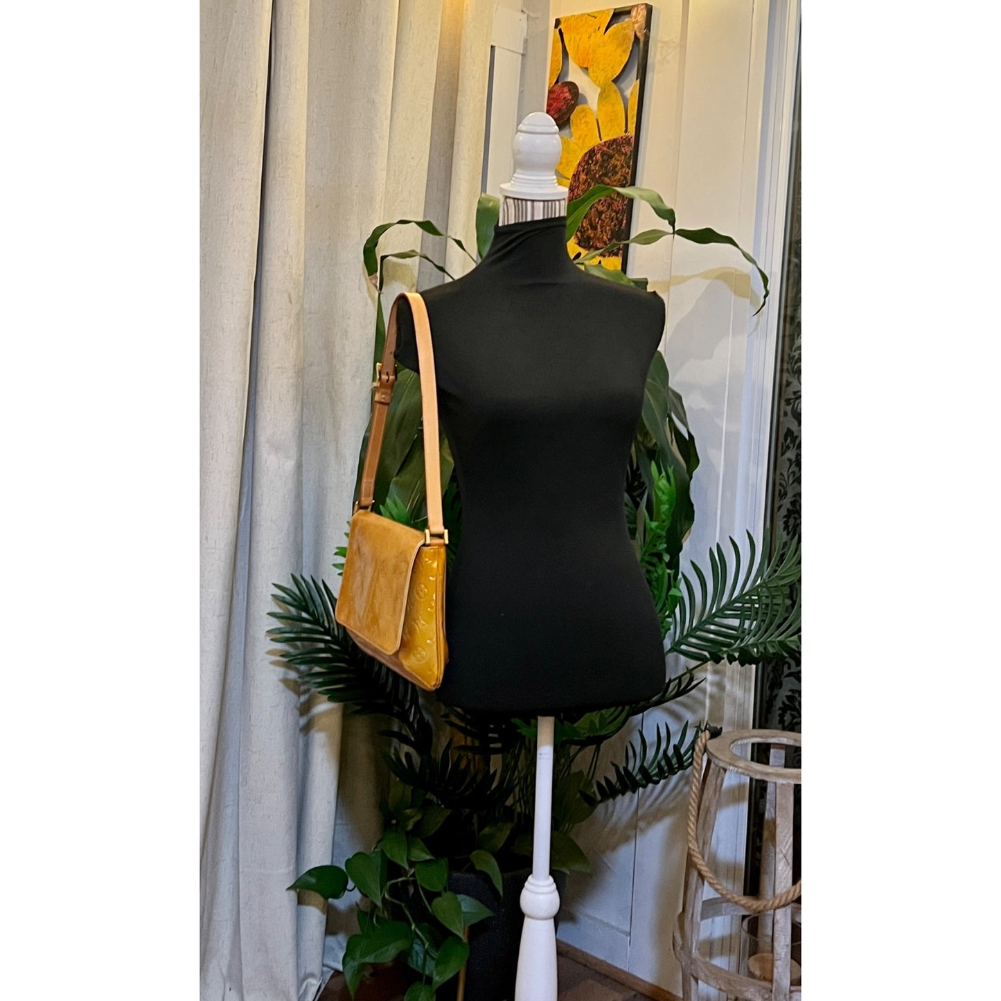 ✺ AUTHENTIC LOUIS VUITTON VERNISE THOMSPON STREET SHOULDER BAG ✺✺