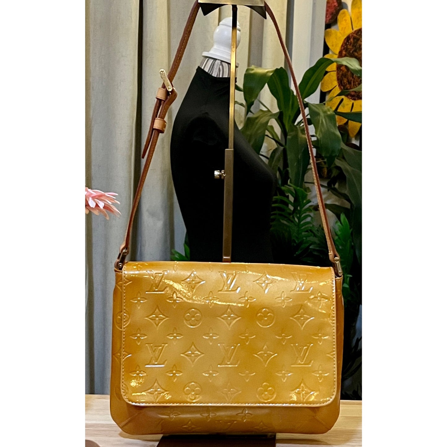 ✺ AUTHENTIC LOUIS VUITTON VERNISE THOMSPON STREET SHOULDER BAG ✺✺