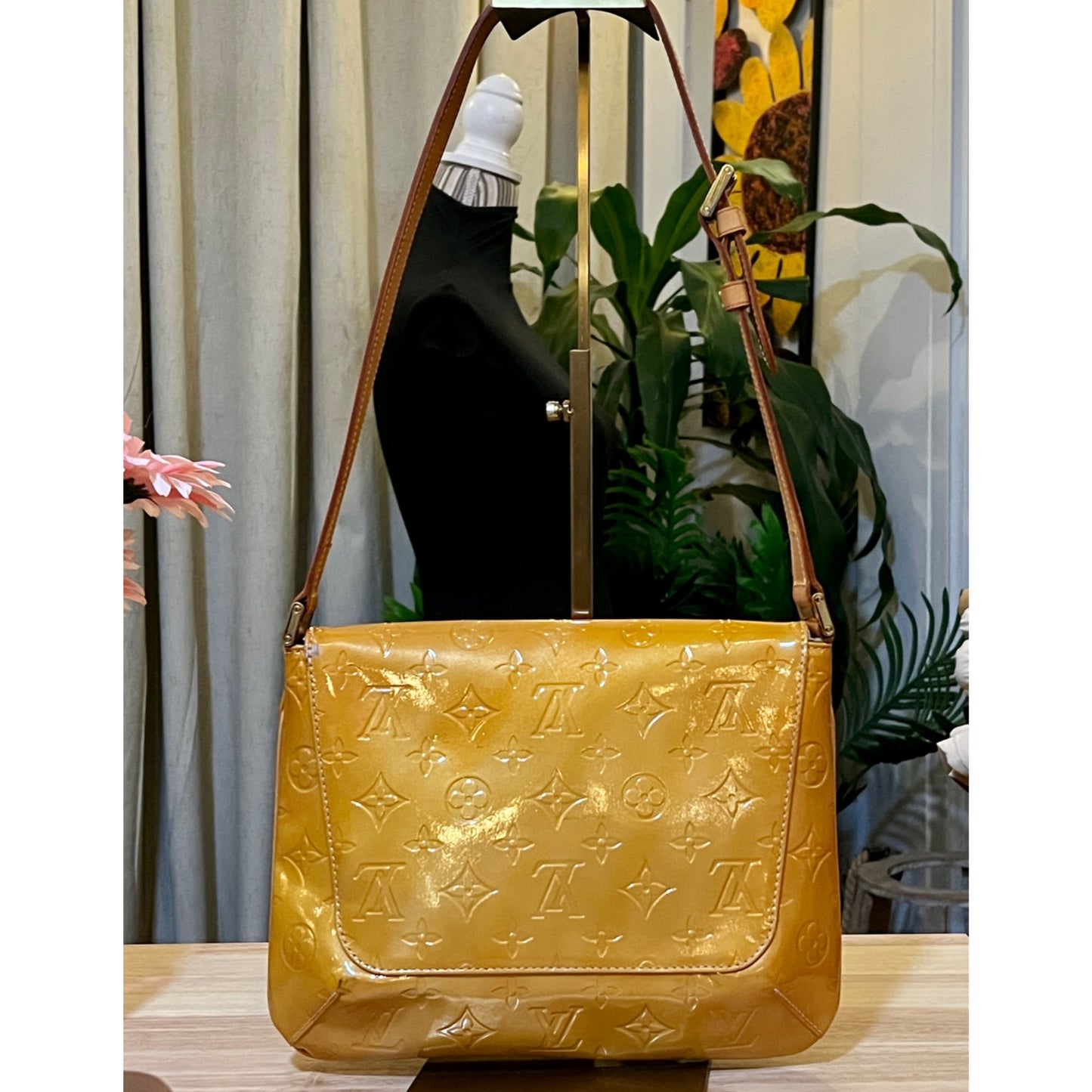 ✺ AUTHENTIC LOUIS VUITTON VERNISE THOMSPON STREET SHOULDER BAG ✺✺
