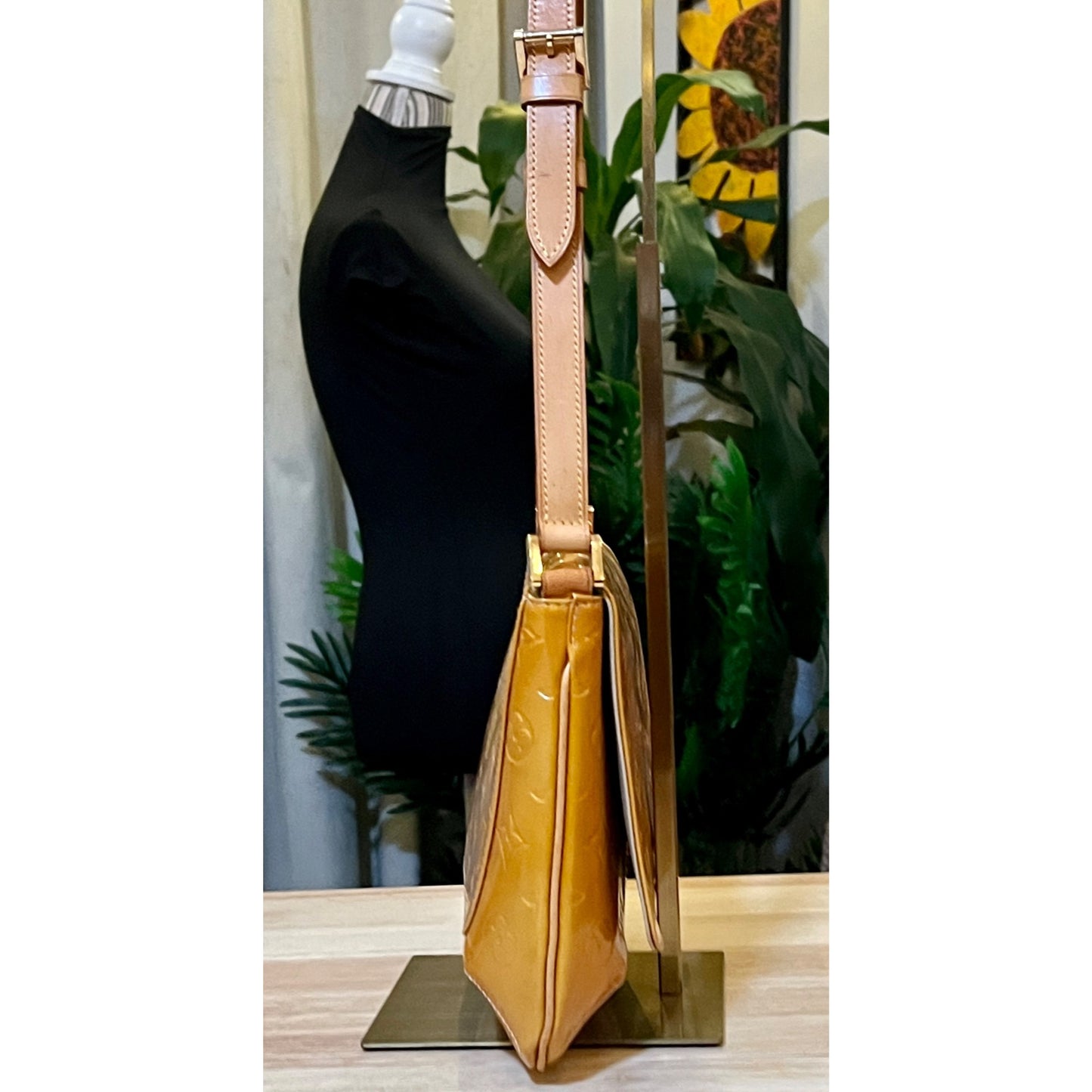 ✺ AUTHENTIC LOUIS VUITTON VERNISE THOMSPON STREET SHOULDER BAG ✺✺